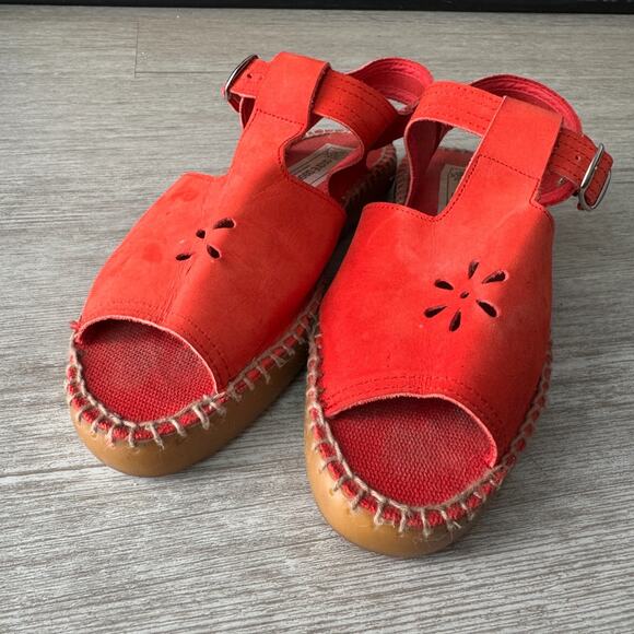 André Assous Made in France Red Suede Espadrille Sandals Women’s Size 39 / US 8 - Picture 3 of 7